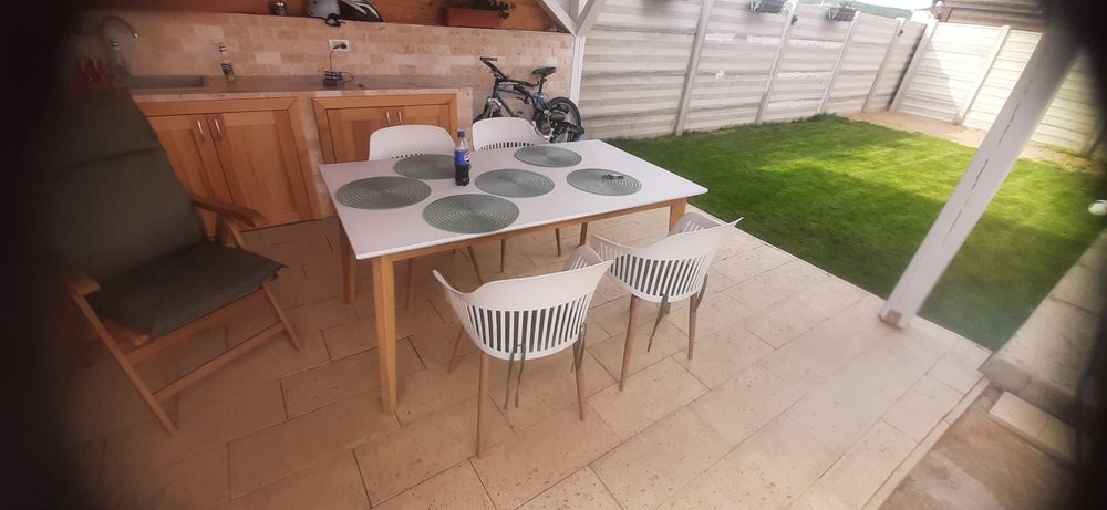 Vand set de masa cu scaune de terasa
