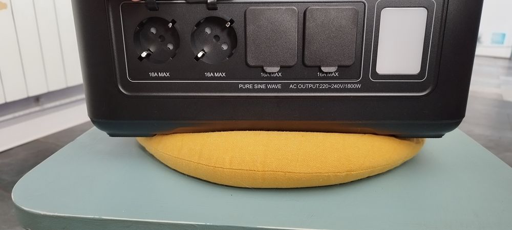 OUKITEL Преносима захранваща станция power station