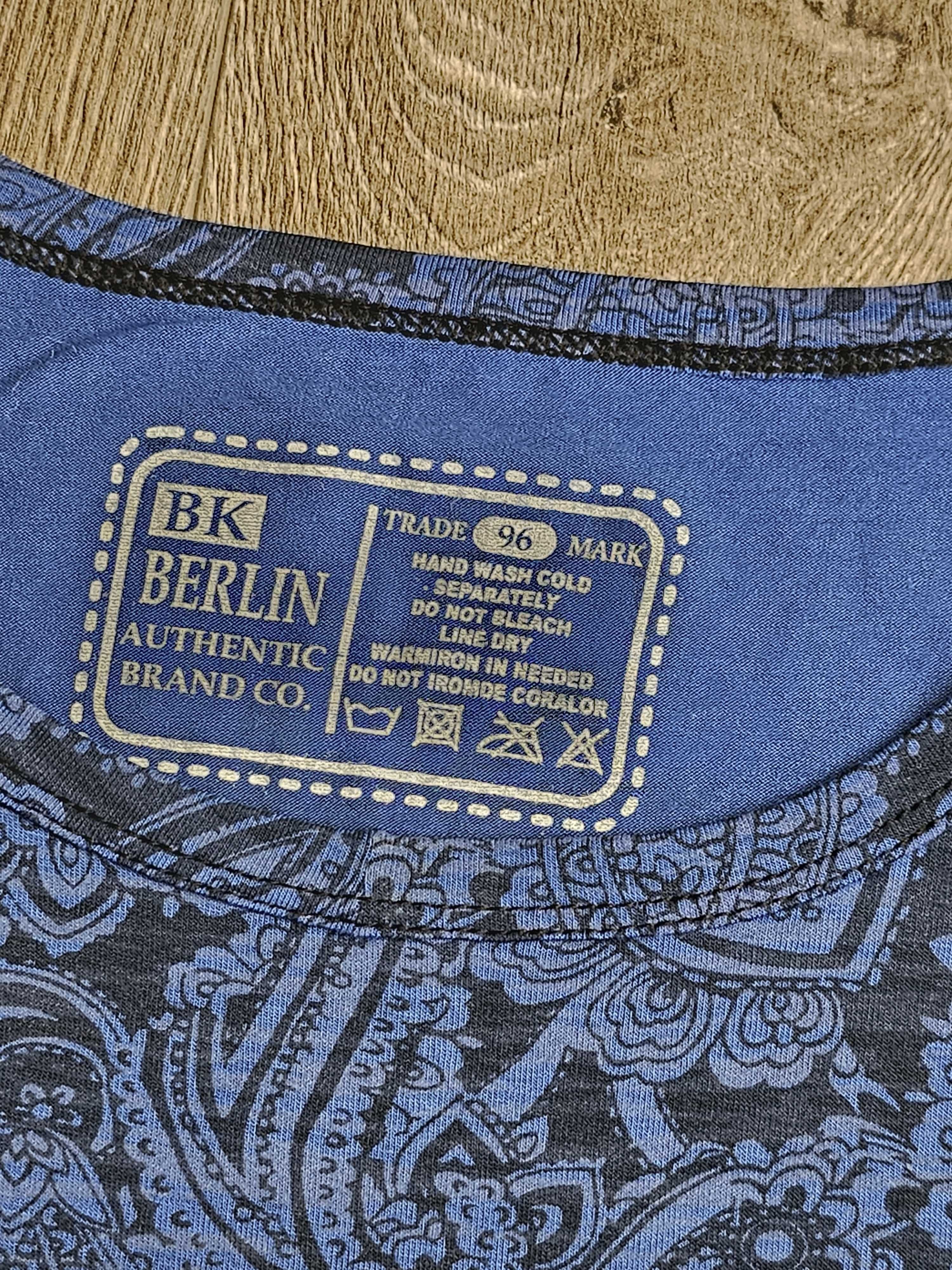 Дизайнерска тениска Berlin 96 стреч материя, уникален дизайн, размер М