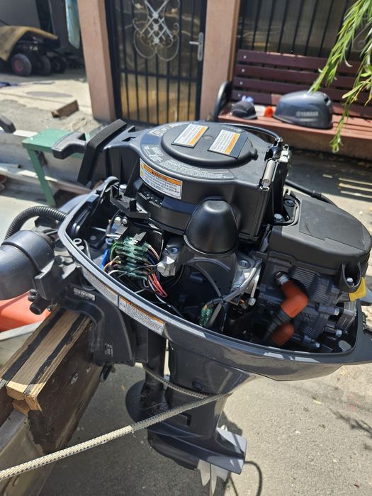 Vând barca aluminiu motor si peridoc înmatriculat