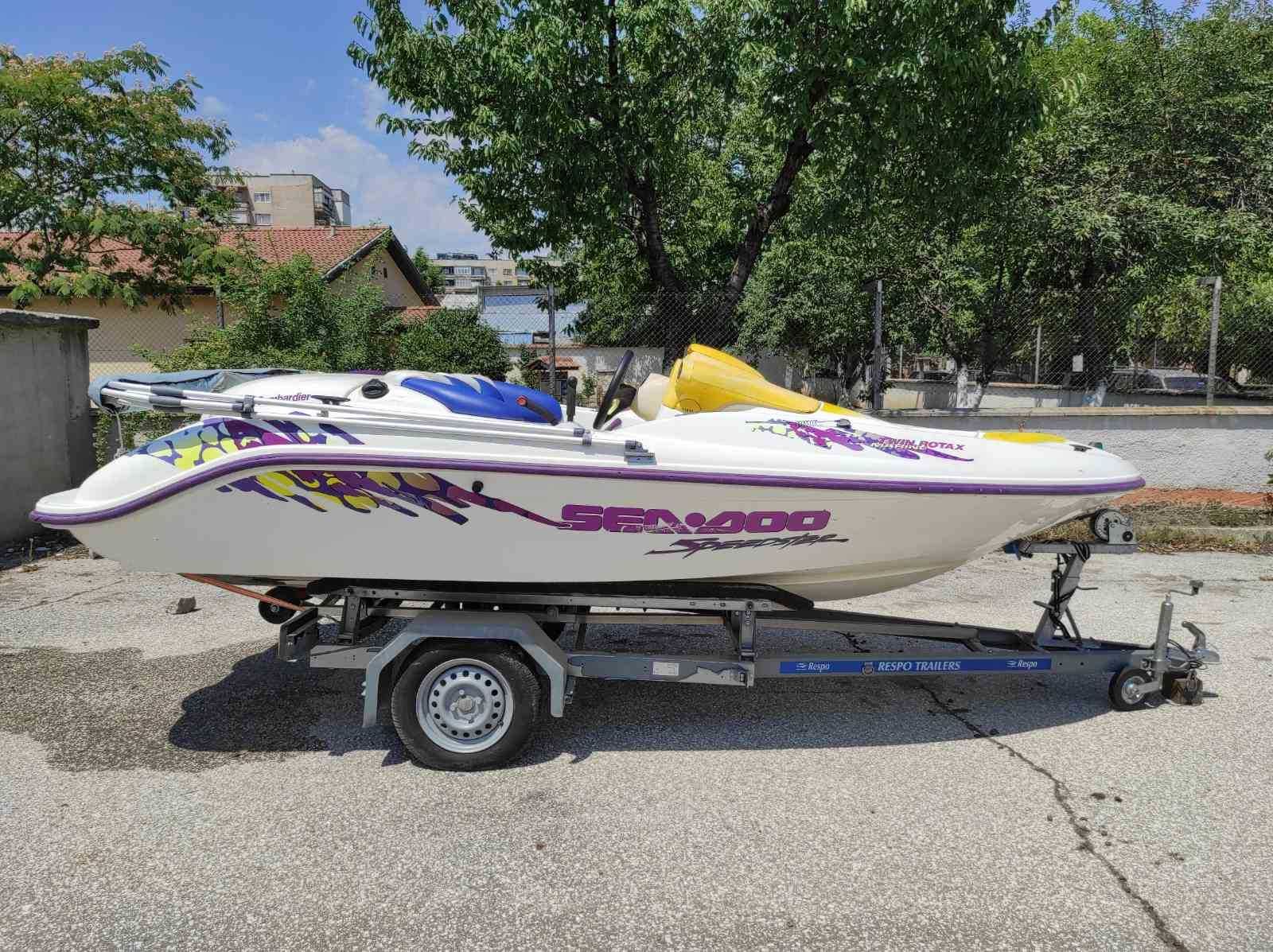 Лодка Bombardier Sea Doo Speedster