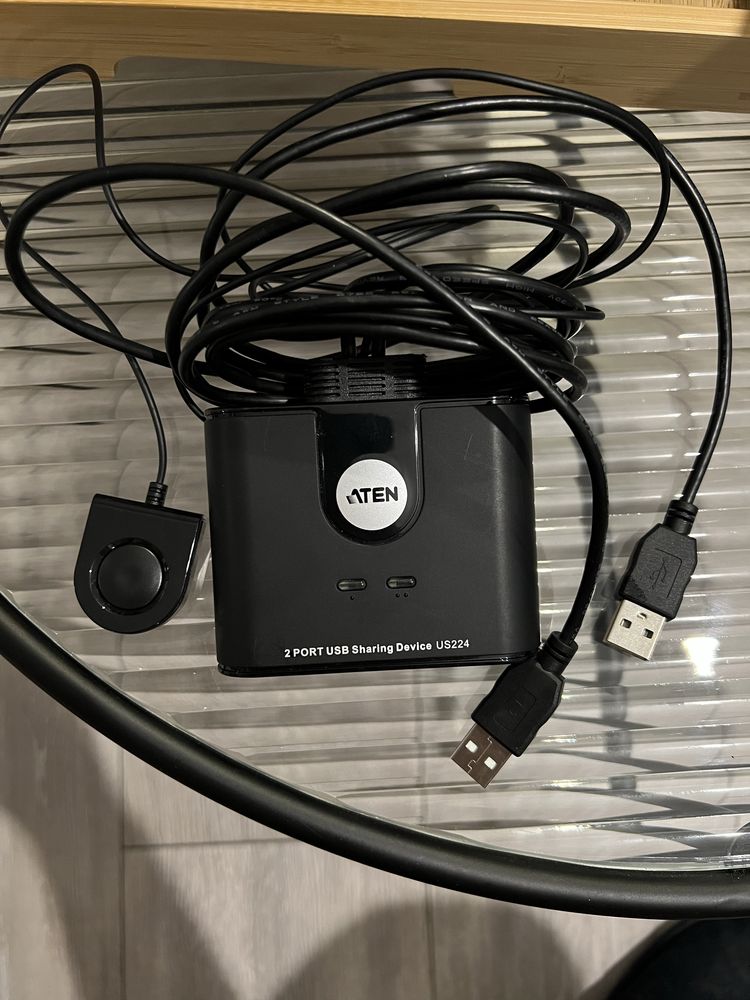 Swith Aten USB cu 2 porturi