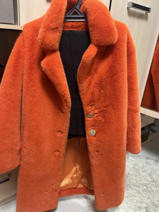 Продам эко-шубку,в хорошем состоянии 46-48