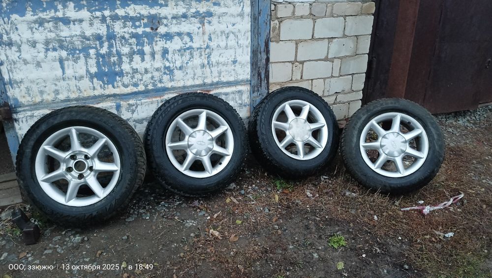 Продам зимнюю резину на 15 с титановыми дисками