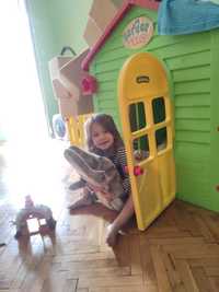 Детска къщичка с двор