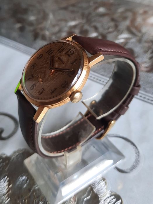 Позолоченные часы Победа