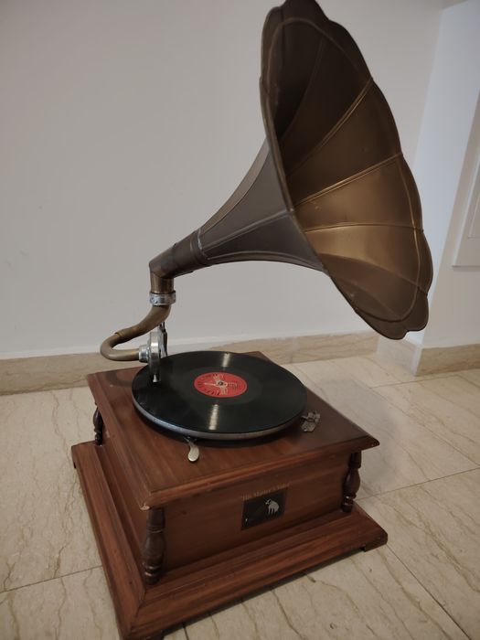 Gramofon colectie antic deosebit His Master ‘s Voice, functional,pâlni