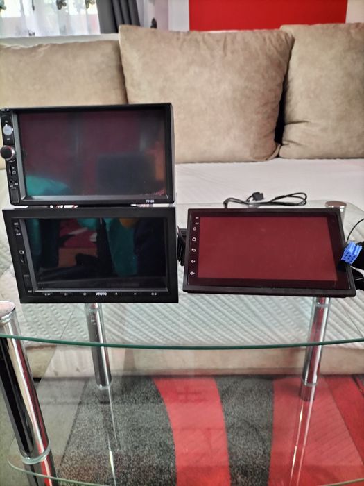 Vând diferite radio CD auto