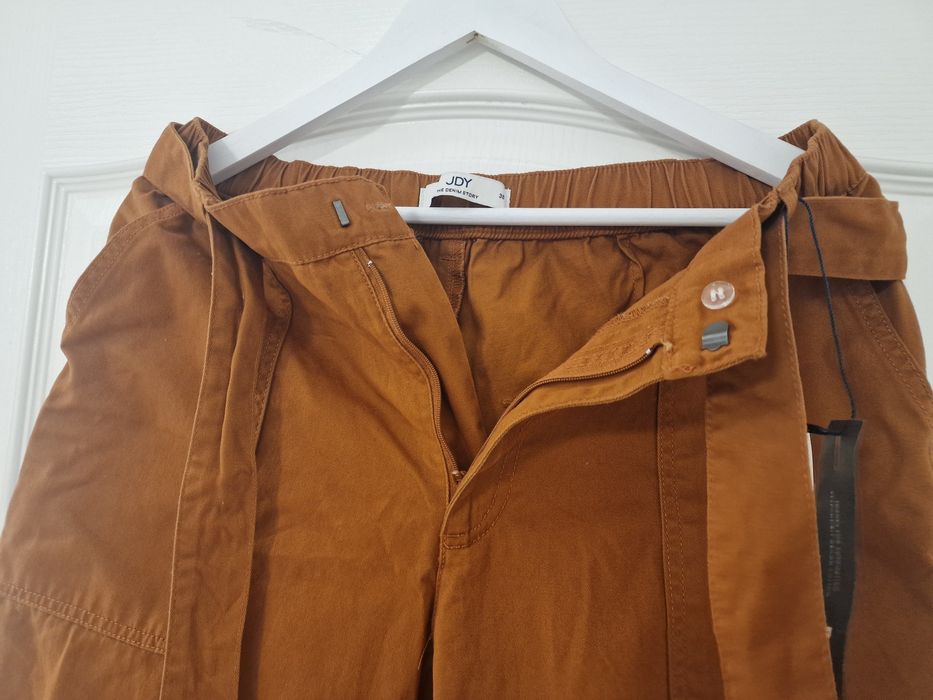 Pantaloni cu buzunare JDY