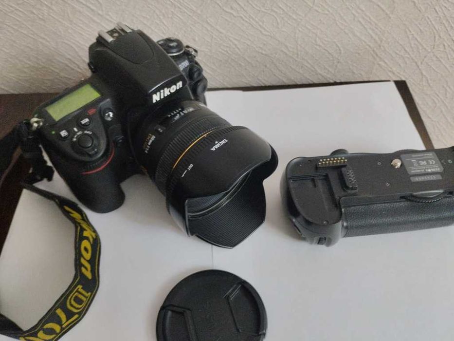 Зеркальный фотоаппарат Nikon D700 body