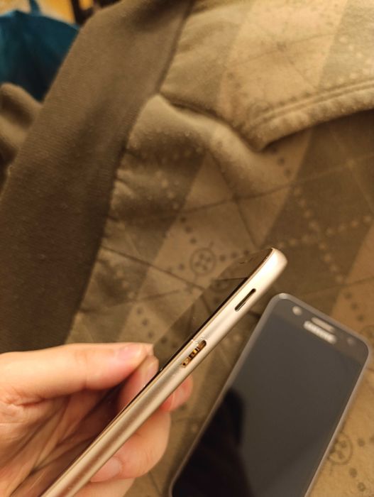 Telefoane defecte nefunctionale pentru piese