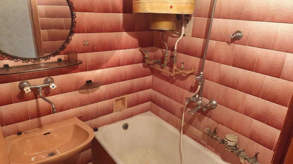 Продава се Тристаен апартамент в Свищов - 98 кв.м за 432 €/кв.м - Снимка #10