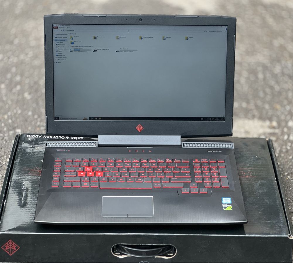 Гейминг лаптоп HP OMEN, Intel Core i7-7700HQ, 12GB RAM, 1TB SSD