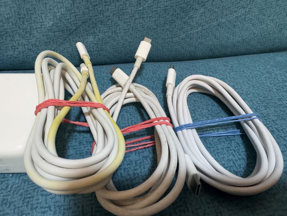 Incarcator Apple USB-C 61W pentru MacBook Pro 13" cu Cablu
