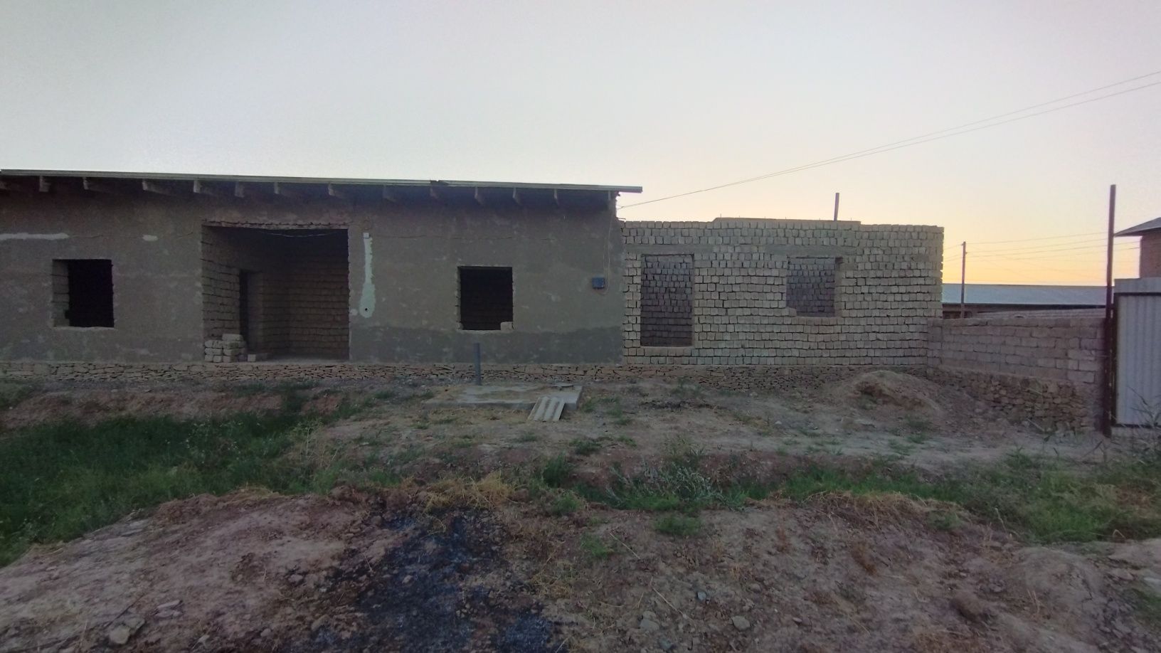 Uchastka sotiladi