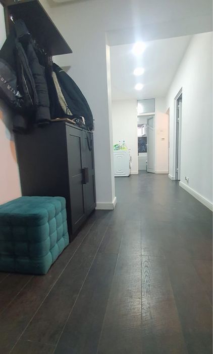 Proprietar, Inchiriez apartament 3 camere, calduros si primitor