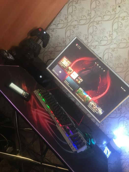 Продам xbox one fat  все отлично работает