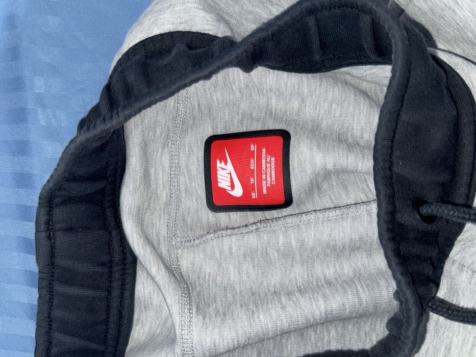 Nike tech(pantaloni)