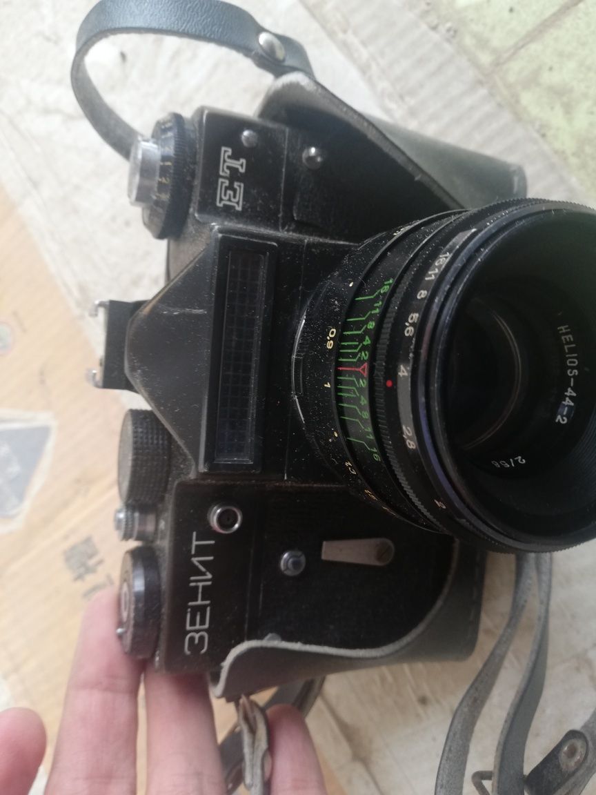 Старый раритетный фотоаппарат Zenit ET