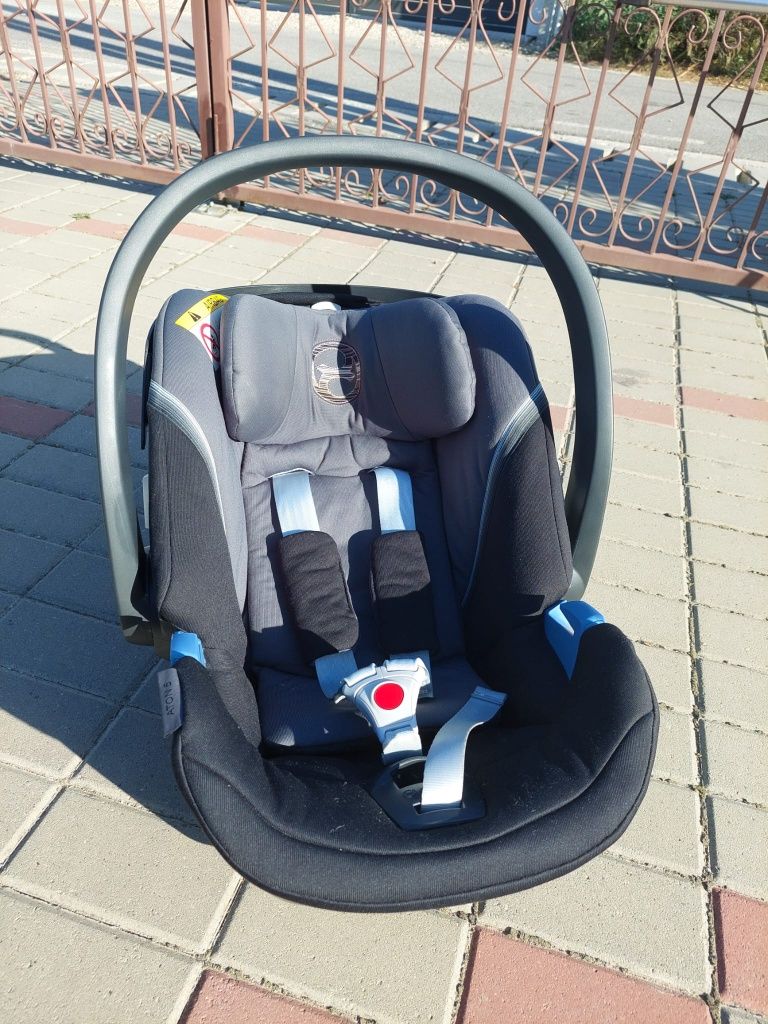 Scoică auto și baza isofix Cybex Aton 5