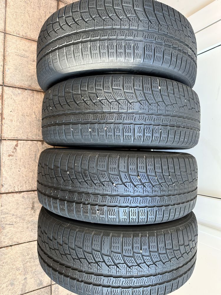 Anvelope 215/55 R17 NOKIAN de iarna