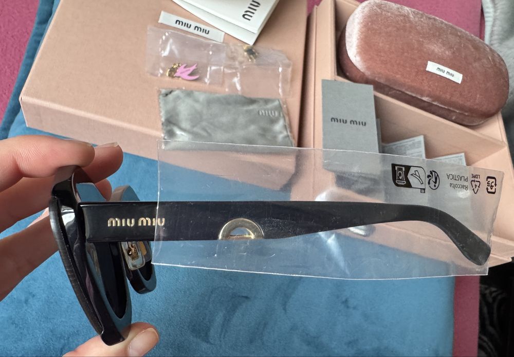 Оригинални луксозни слънчеви очила Miu Miu (Prada) с висящи аксесоари