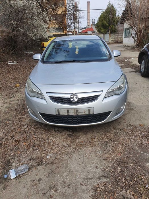 Fata completa / Piese dezmembrari Opel Astra J hatchback 1.7 diesel