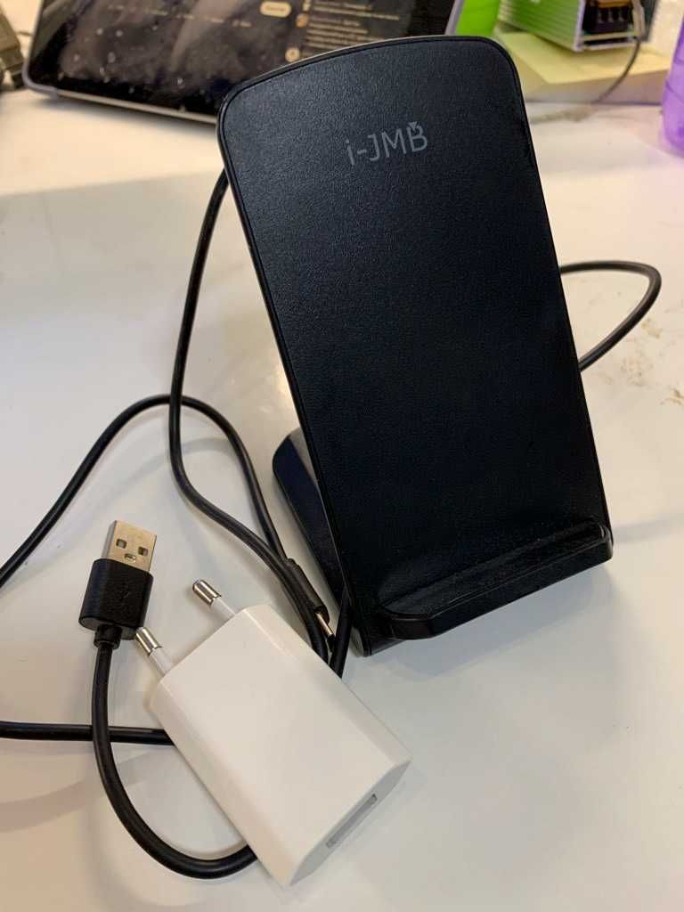 Безжично зарядно 15W с usb-c кабел + Apple usb адаптер