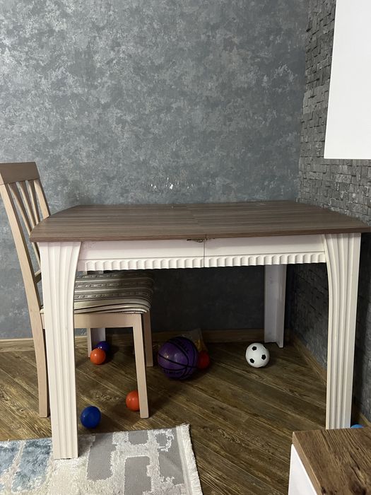 Продам стол кухонный