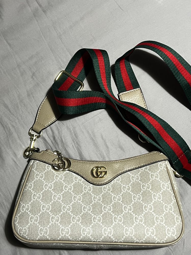 Нова Gucci чанта