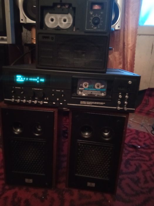 Магнитофон маяк 233 с колонками и Романтик 306