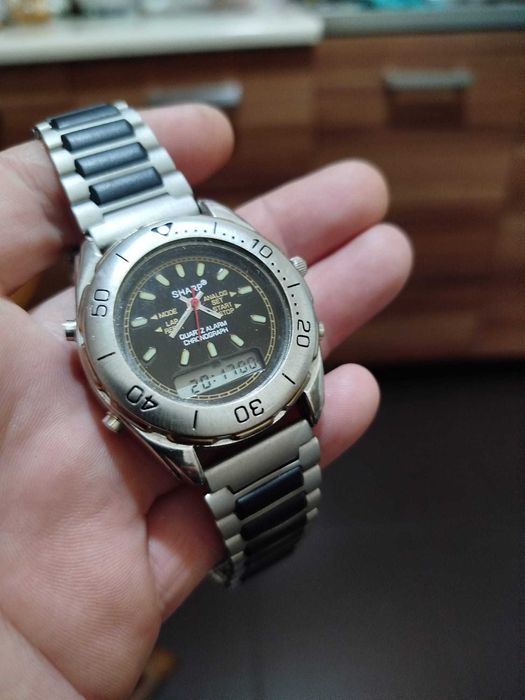 Ceas Sharp digital analog, de colectie