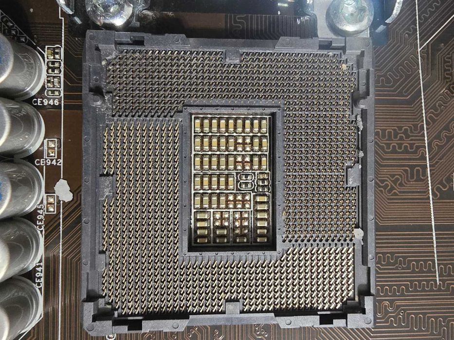 Placa de baza ASRock H61M-VG3 Socket 1155 DDR3, PCI-E + procesor G2020