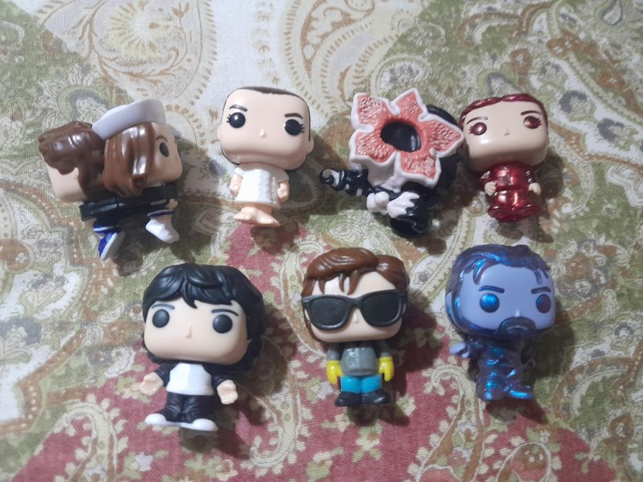 Фигурки Stranger things Kinder joy.