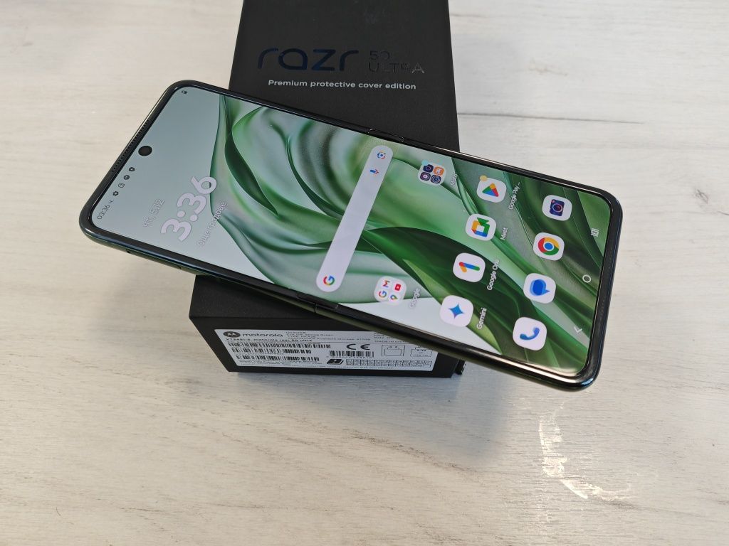 Motorola Razr 50 Ultra 5G 12 GB RAM 512 GB Гаранция