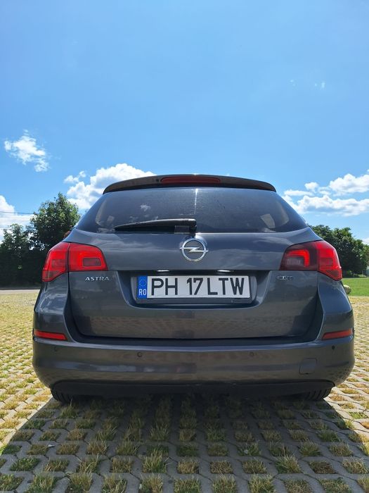 Opel Astra J 2012