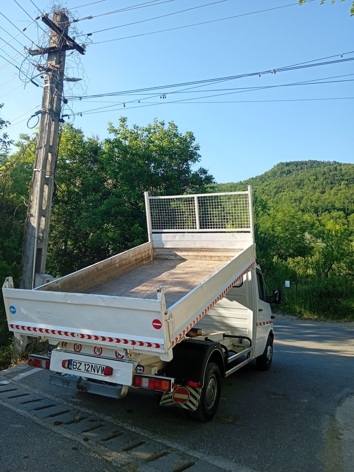 Vând camioneta Mercedes Sprinter