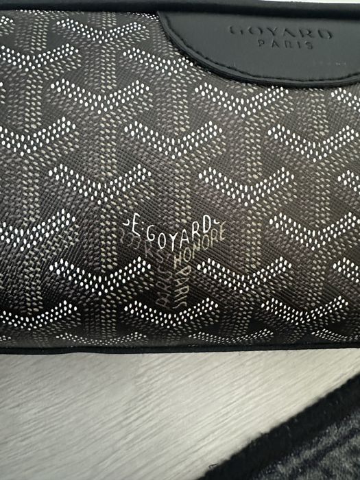 Кожен насесер на Goyard Paris
