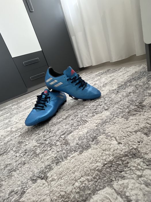 Бутонки adidas !