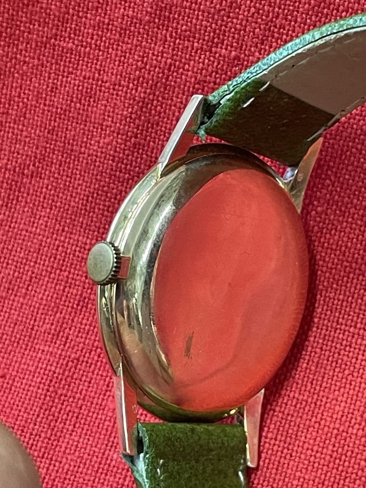 Златен часовник Tissot Visodate