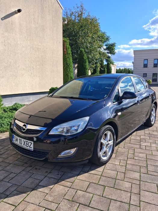 Vând Opel Astra J 1.7 cdti