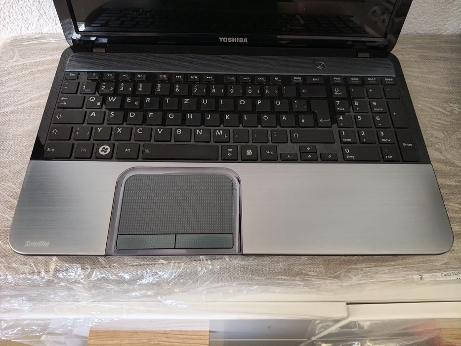 Toshiba SATELLITE L855-11T gaming