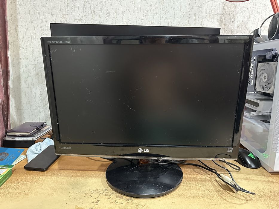 Монитор LG IPS226