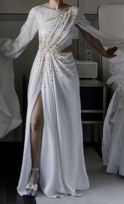 Платье со шлейфом на Узату