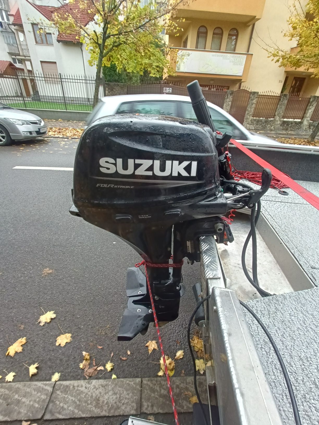 Motor marca Suzuki 20 hp sau schimbcu 40 hp