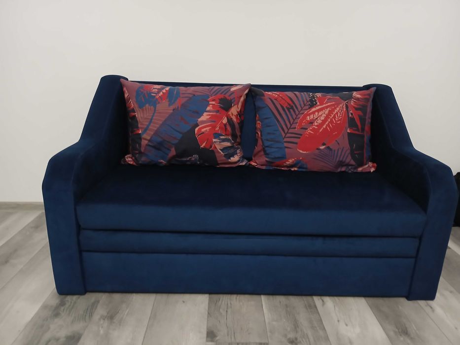 Vand canapea extensibilă