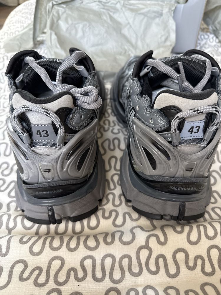 Balenciaga Runner Grey n Black