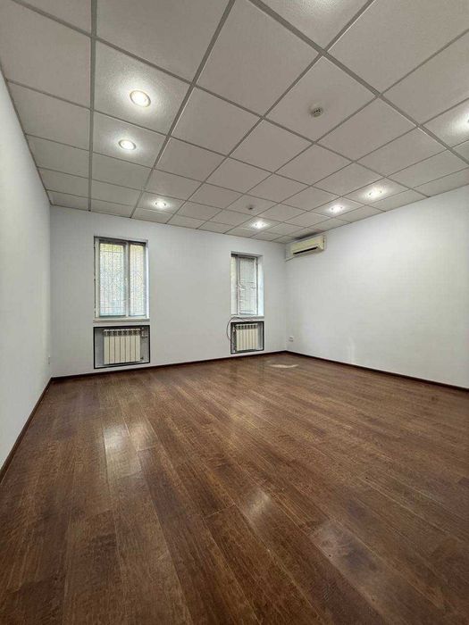 Аренда коммерческого помещения 170 м² Мирабад, ул. Нукус Гламур Бутик