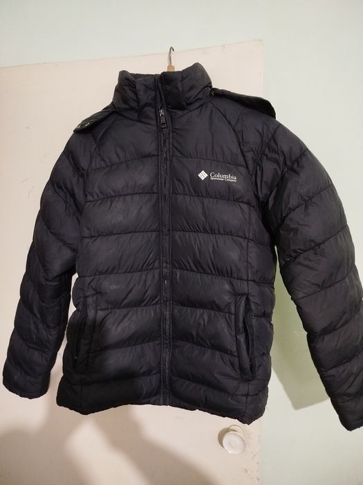 Продам куртку осень весна.