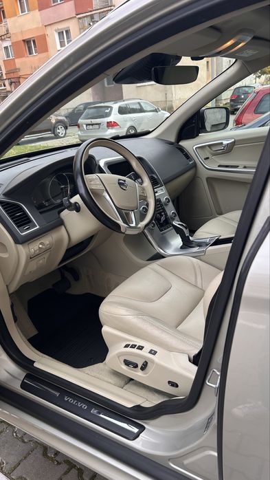 Volvo XC 60 M1G-  D4 AWD, 2.4 diesel, 190 CP, in 5 cilindri